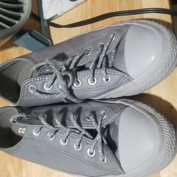 Converse - Picture 2 of 4